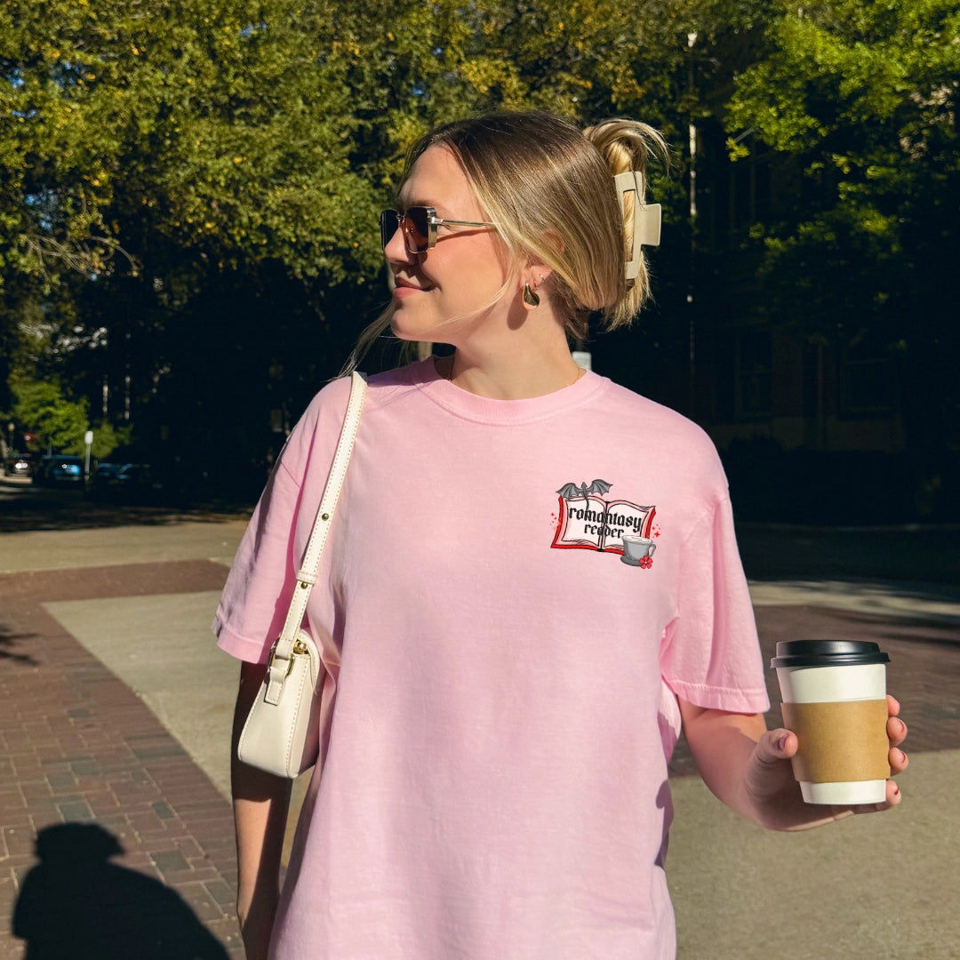 Romantacy Reader Book Club - T-Shirt